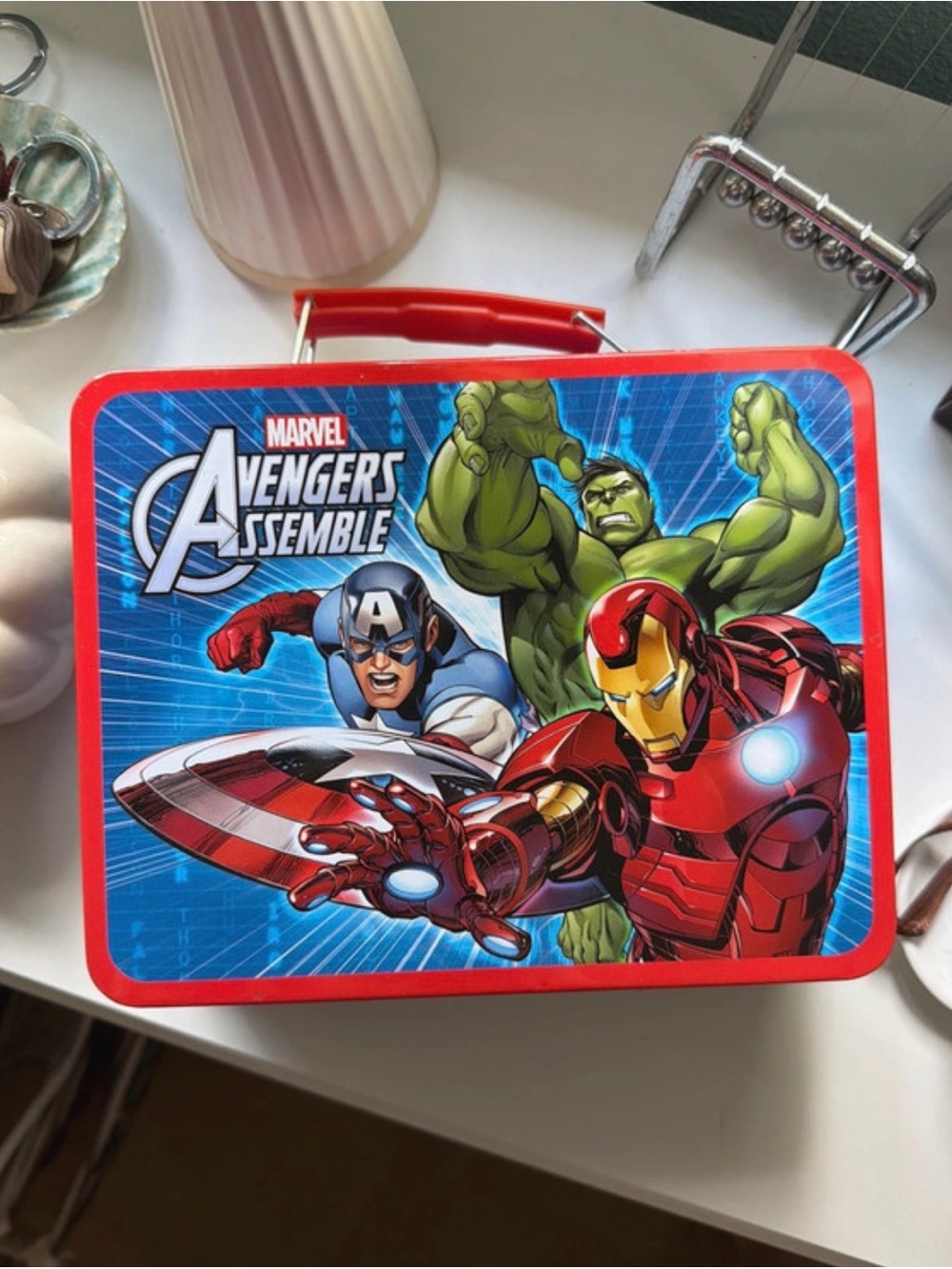 Marvel Avengers Assemble Collectible Lunchbox – Red/Blue